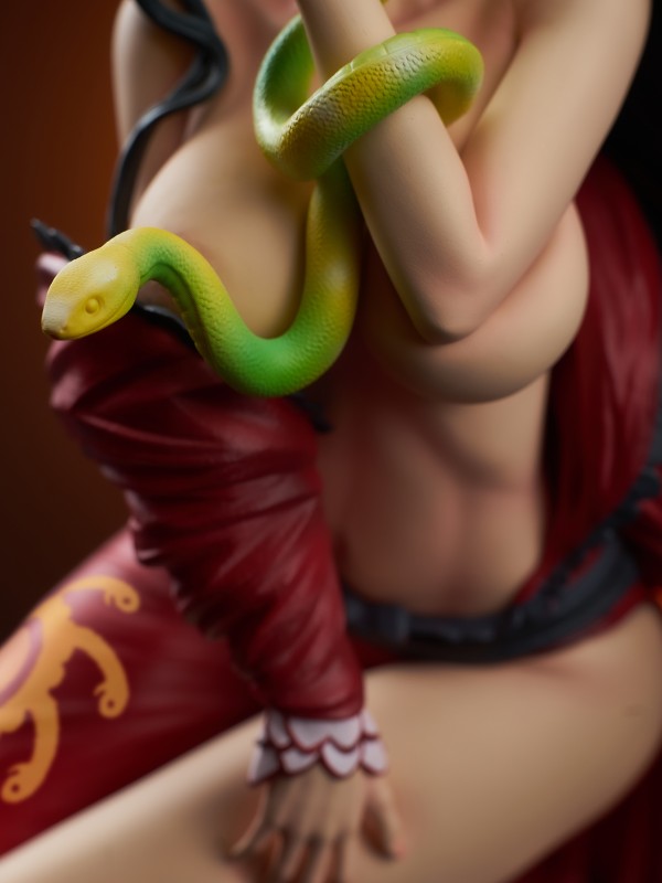 YaoMengMeng Studio One Piece Boa Hancock Hot Sexy 1/6 Statue